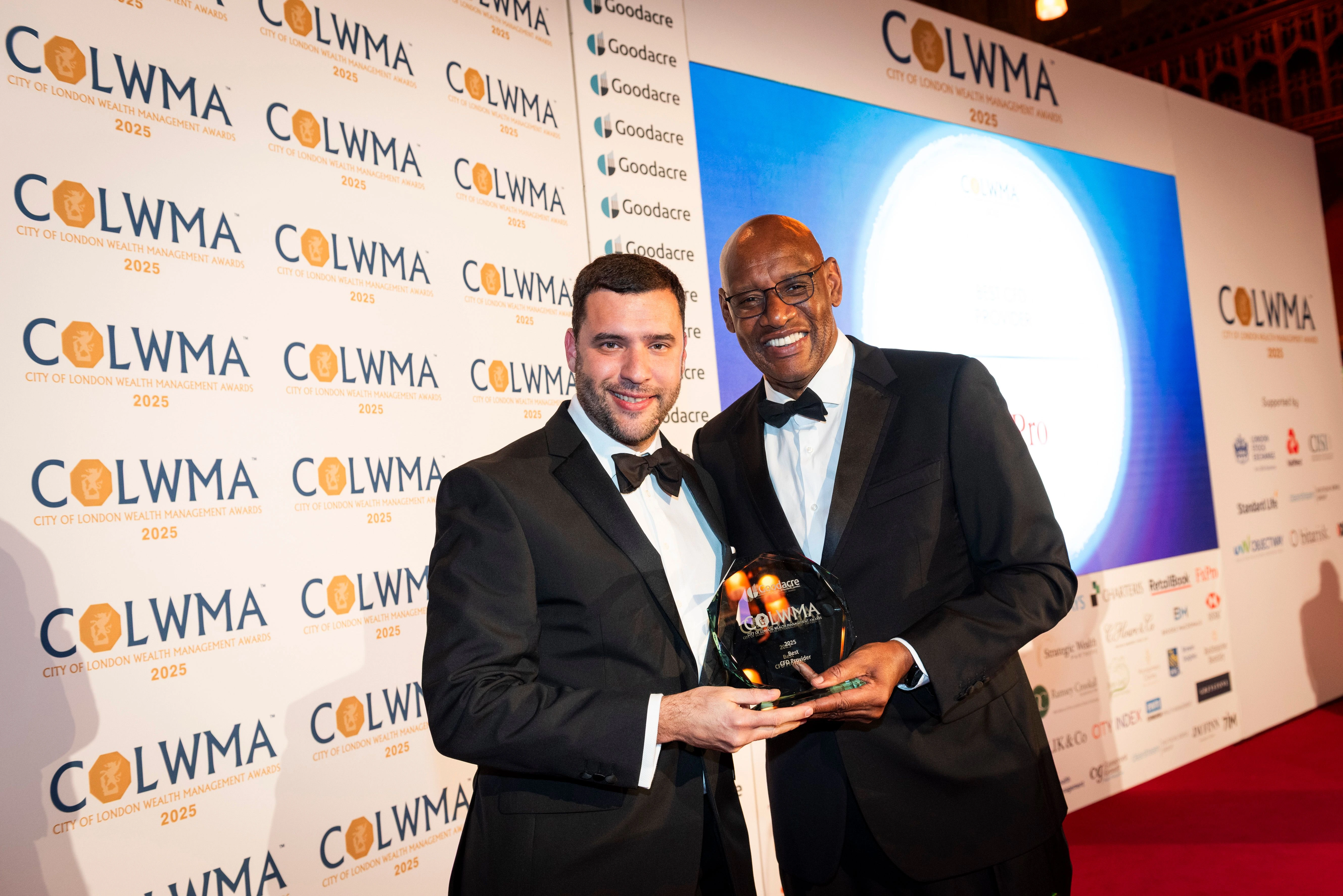 Entrega del premio Best CFD Provider a FxPro durante los COLWMA 2025.